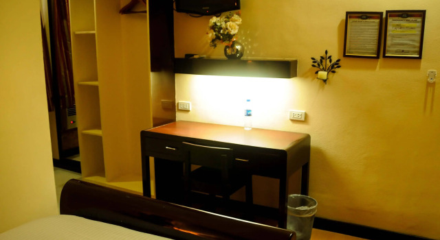 桑托斯将军城冰堡体验酒店(Ice Castle Experience Hotel General Santos), Prenota Hotel Hotel a Mindanao con parcheggio, Parcheggio