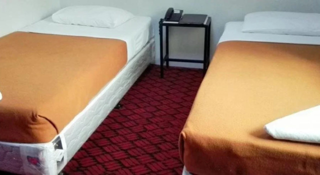 Shwe Than Lyin Hotel & Restaurant, Book Hotel Thanlyin 