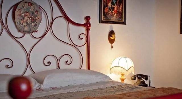 B&B Titti, Rezerwuj Bed and Breakfast Hotele w Mondavio z parkingiem, Parking