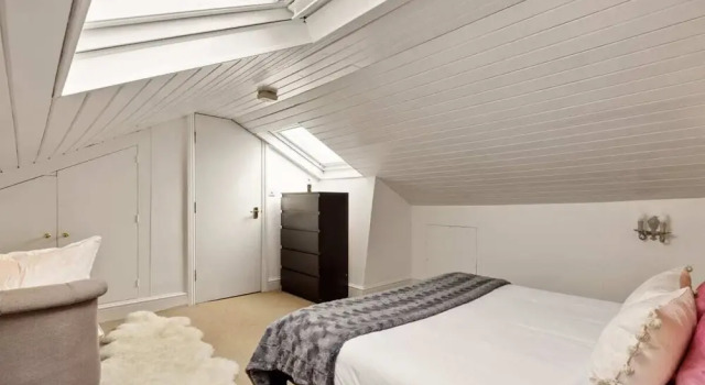 Cosy 4 Sleeper w Stunning Loft Room in Kensington, London, Забронировать Отель Лондон Большой Лондон, рядом с Королевское географическое общество