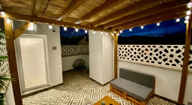Precioso ático con terraza en el centro de Madrid Amazing penthouse in Madrid Center, Забронировать Отель центр города Мадрид, рядом с Театр Titeres del Retiro