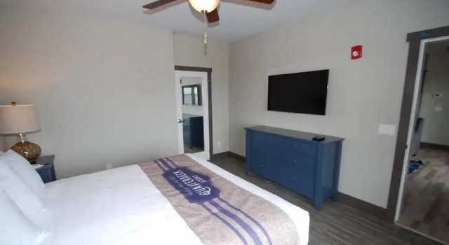 Люкс Quarterdeck Resort & Restaurant