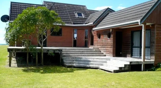 Matarangi Ocean Views - Matarangi Holiday Home