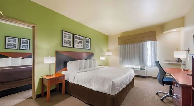 Семейный номер Standard Best Western Sea World - Lackland AFB NW Hotel & Suites
