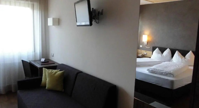 Двухместный номер Standard с балконом Hotel Zum Tiroler Adler