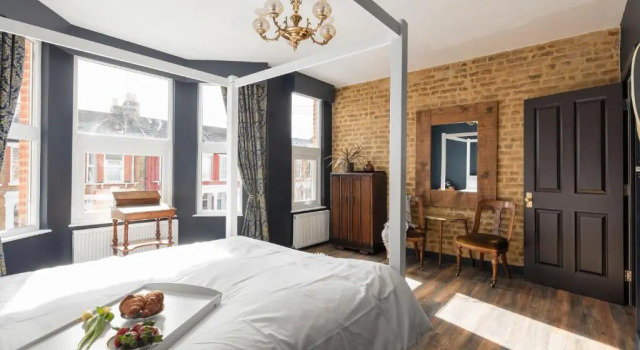 Courcy Road - 7 bedroom - sleeps up to 22, Varaa Huoneisto Asunnot kohteessa Merseyside, Huoneisto