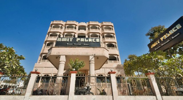 Capital O Amit Palace, Prenota Hotel Bhilwara 