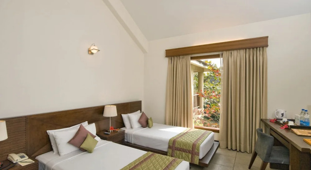Двухместный номер Superior Aqua Villa Bungalow Vedic Village Resort