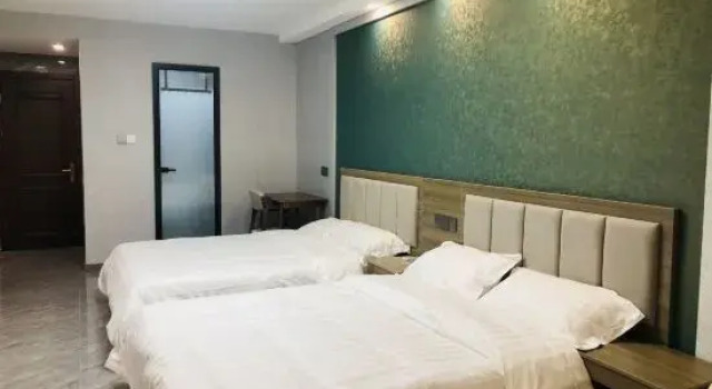 Longzhiyue Homestay (Dongguanjie Meishiguangchang)