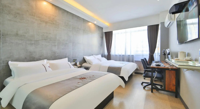 Yanji Charles Hotel
