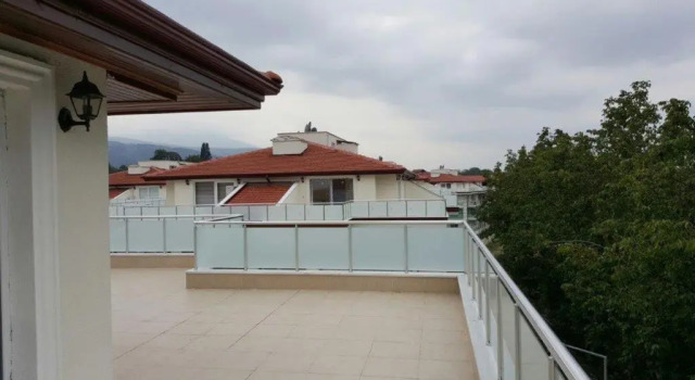 Апартаменты с балконом и с красивым видом из окна Apartment Tayba