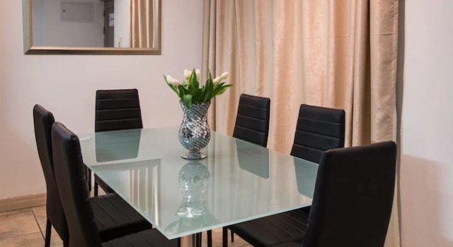 Апартаменты Luxury с 2 комнатами с балконом Prestige Apartments Sandton at Westpoint