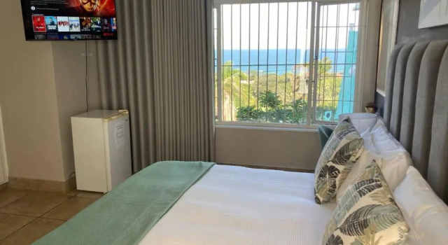 Вилла Standard Ocean Rocks Villa, Umhlanga
