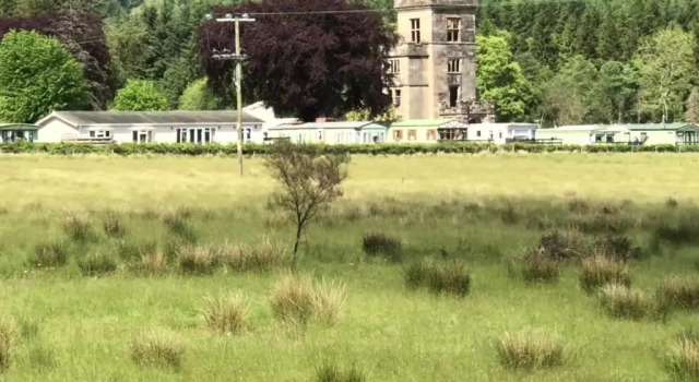 61 Glenfinart Caravan Park, Забронировать Отель Данун 