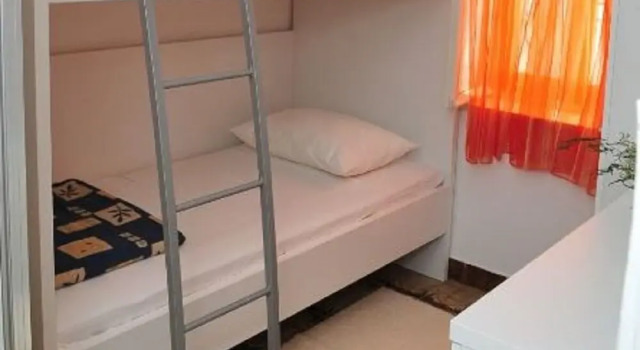 Mari - With Pool - A1, Varaa Hotelli Hotellit Split-Dalmatia pysäköinnillä, Pysäköinti