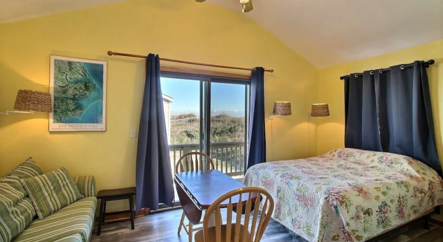 Студия 28 Beach Lookout Studio Bedroom Condo by RedAwning