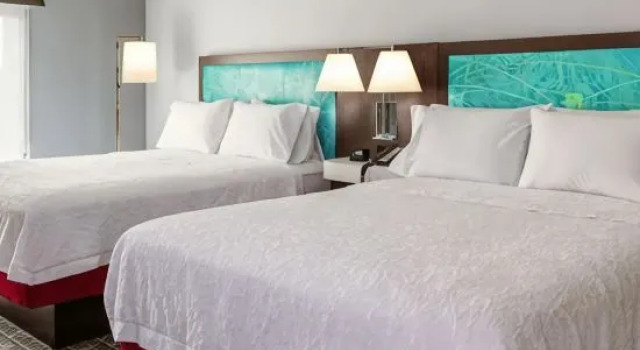 Четырёхместный люкс Hampton Inn & Suites Ypsilanti, MI