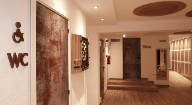 Кровать в общем номере (женский номер) Y Hostel - Albergue Juvenil
