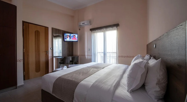 Cyrenia Guesthouse, Prenota Affittacamere Hotel a Peloponneso con parcheggio, Parcheggio