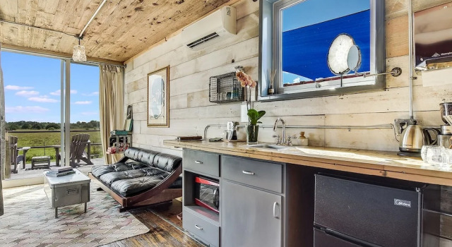 Номер Standard FlopHouze Shipping Container Hotel