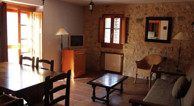 Modern Furnished Apartment Situated on the Ground Floor, Prenota Appartamento Hotel a Pirenei Catalani con piscina, Piscina