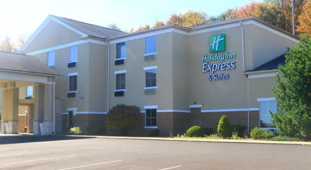 Четырёхместный номер Standard Holiday Inn Express & Suites St Marys by IHG