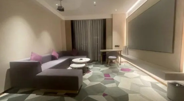 Люкс Laifeng Hotel (Zhongshan Xiaolan Light Rail Station Branch)