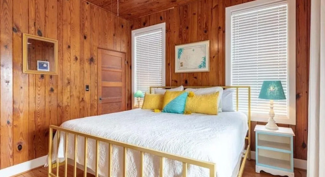 Caretta Cottage by Tybee Vacation Rentals, Boek Vakantiehuis Hotels in Georgia met parkeren, Parkeren