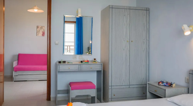Трёхместная студия с балконом Louladakis Apartments