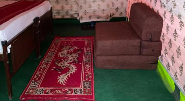 Тент с красивым видом из окна Hotel Nubra Delight and Camps