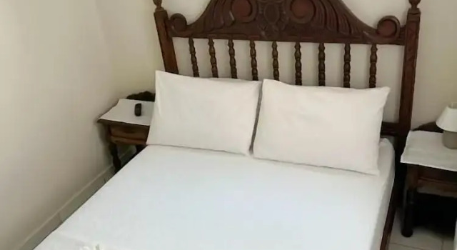 Hostel Castell di Madre