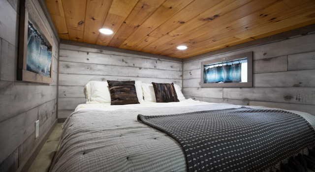 Stunning Modern Tiny Home W/grill