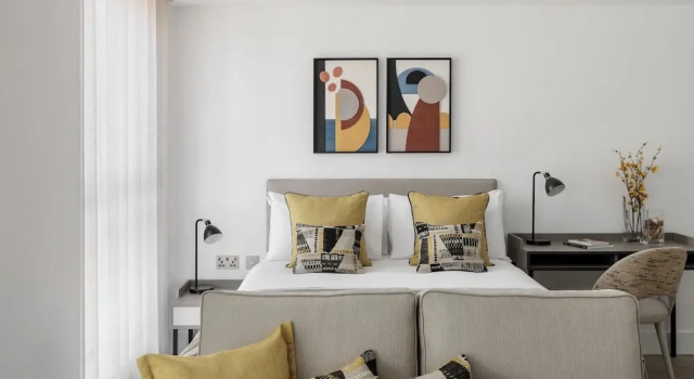 Люкс с балконом The Jubilee by Supercity Aparthotels