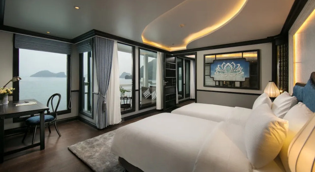 Люкс с балконом Lapinta Luxury Cruises