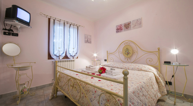 Villa Monte Enrico - With Pool & Jacuzzi - Happy Rentals, Забронировать Вилла Кампороссо Ривьера-дей-Фьори
