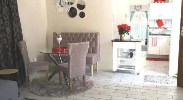 Joy Haven Entire Selfcatering Garden Cottage, Boek Vakantiehuis Centurion 