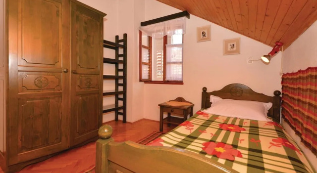 Stunning Home in Stari Grad With Wifi and 3 Bedrooms, Prenota Hotel Stari Grad 