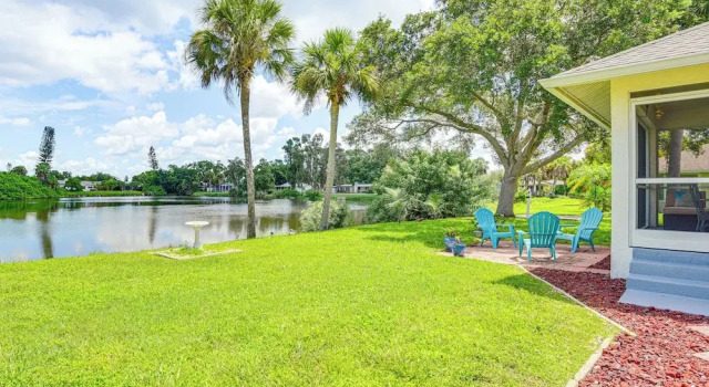 Коттедж Lakefront Venice Home: 4 Mi to Manasota Key Beach!