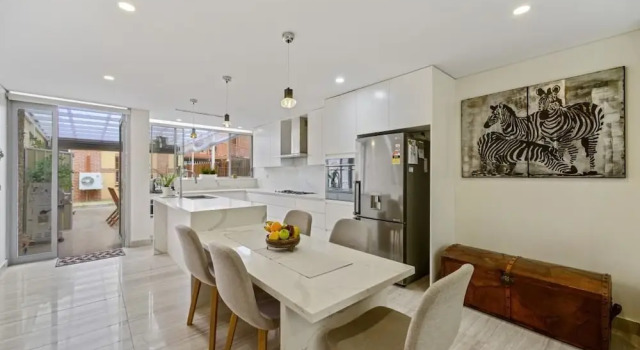 Luxurious New House Hidden Near Central CBD