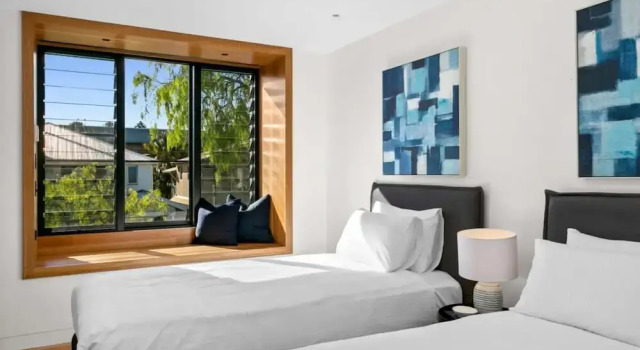 Апартаменты Impeccable 3-bed Home Near the Beach