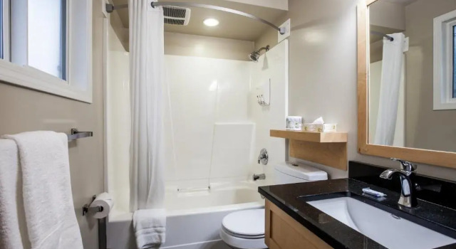 Четырёхместный номер Standard Swiss Chalet Motel