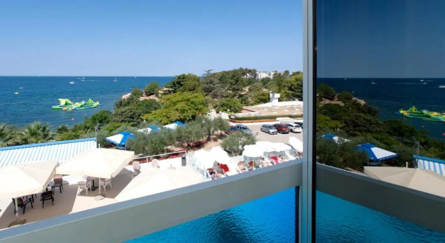 Номер Classic с балконом и с видом на море Hotel Plavi Plava Laguna