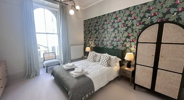 Hytte Elliott Terrace by Pureserviced.