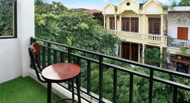 Кровать в общем номере Hanoi House Hotel & Travel