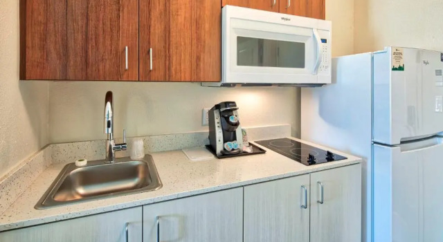 Студия Standard Uptown Suites Extended Stay Miami FL - Homestead