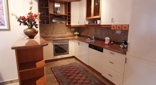 Апартаменты Le Petit Prince Guesthouse Free Gated Parking