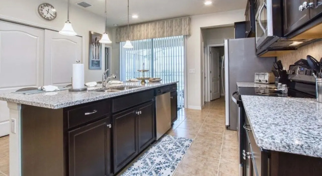 Коттедж Windsor at Westside-5 Bedrooms House w/pool-3715WW Home by RedAwning