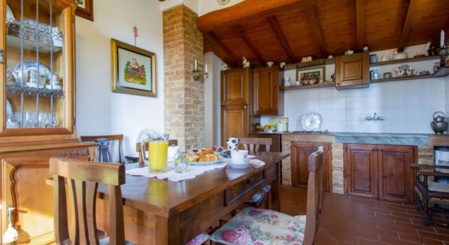 Podere Il Crocino (Mnt304), Réserver Hôtel Hôtels à Palaia avec parking, Parking