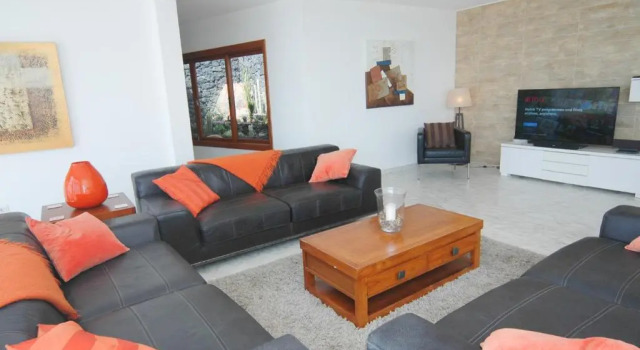 Villa Montana baja - A Stunning 7 Bedroom Villa - Perfect For Large Families And Friends