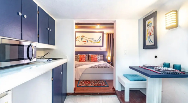Номер Classic Parrot Cottage at Love Beach Pool